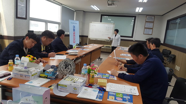 ▲ 찾아가는 이동금연클리닉.