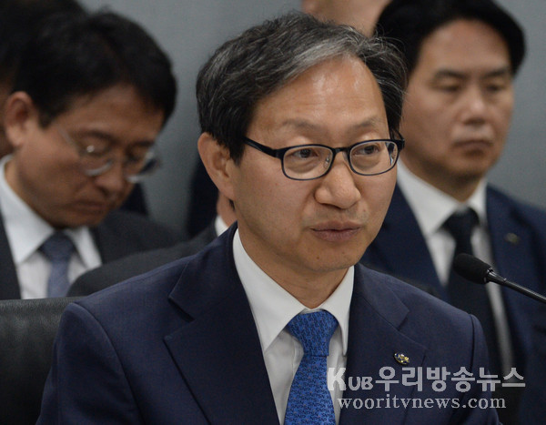 ▲ 질의 응답하는 김성주 국민연금공단 이사장.