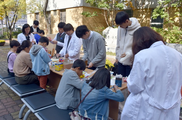 ▲ 마을과 함께 하는 과학캠프.