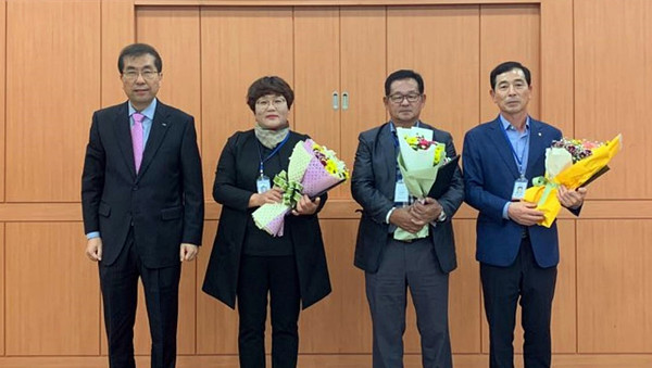 ▲ 명예지사장 위촉 기념촬영.
