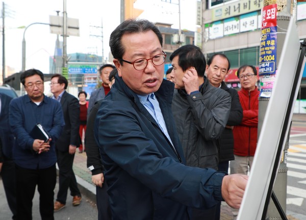 ▲ 다산신도시 광역교통개선대책에 골몰하는 조광한 남양주시장.