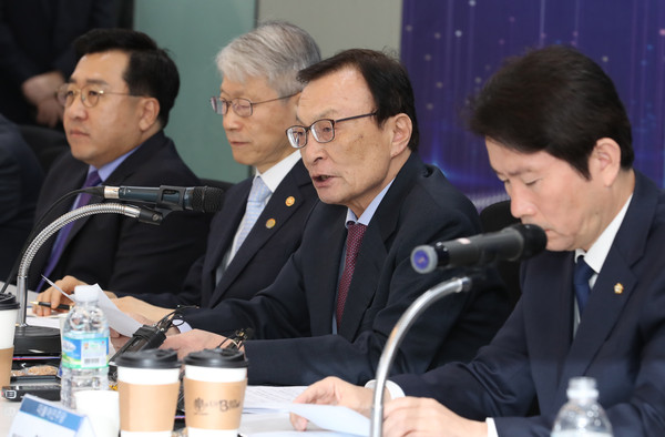 ▲ 모두발언하는 이해찬 대표.