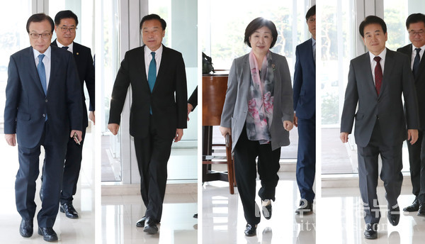 ▲ 패스트트랙 논의 '정치협상회의' 참석하는 여야 4당 대표.