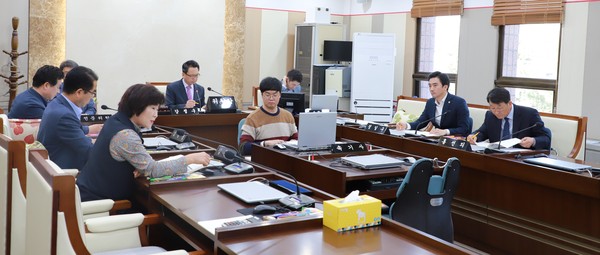 ▲ 평택호 관광단지 특별위원회 업무정취 장면.