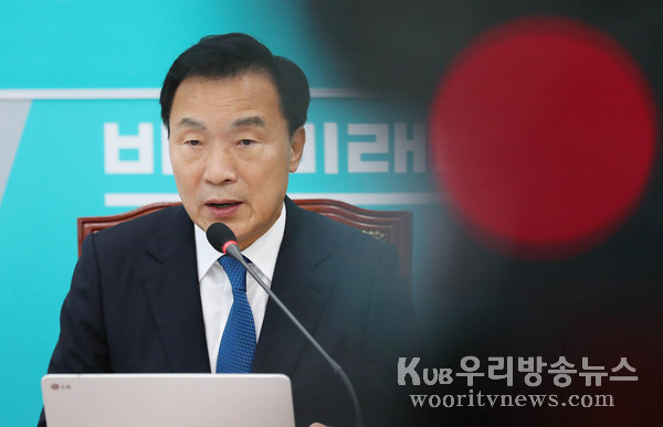 ▲  현안 이야기하는 손학규 바른미래당 대표.