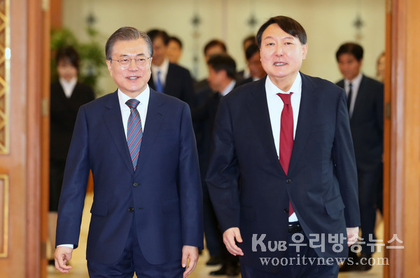 ▲ 문재인 대통령과 윤석열 검찰총장. /뉴시스