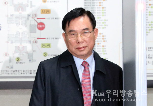 ▲ 법원 나서는 허수영 전 롯데케미칼 사장.