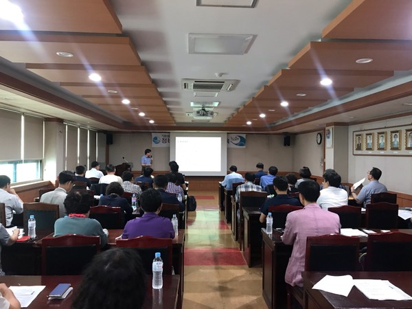 ▲ 지난 7월, 구청에서 정비사업 관계자 전문교육을 실시하고 있다.