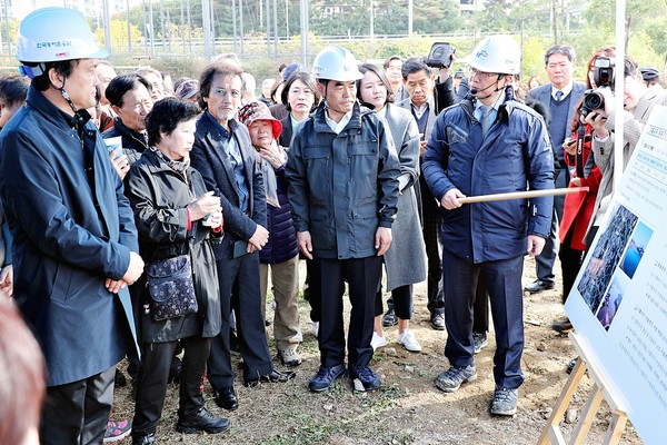 ▲ 기흥저수지 수질개선사업 현장설명회.