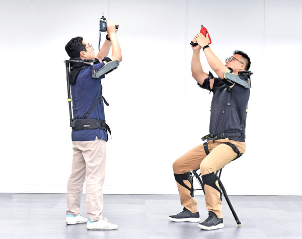 ▲ 웨어러블 로봇 벡스 개발중인 현대·기아차.