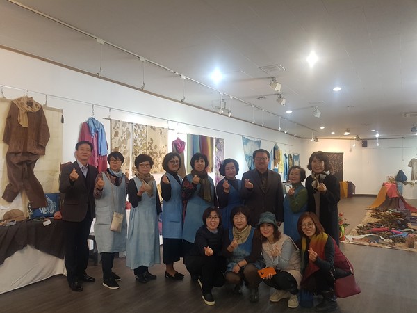▲ 전통염색생활개선회 작품 전시회 ‘色다른 수다-세번째 이야기’.