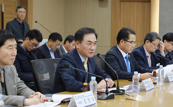 ▲ 간담회에서 발언하는 정장선 평택시장.