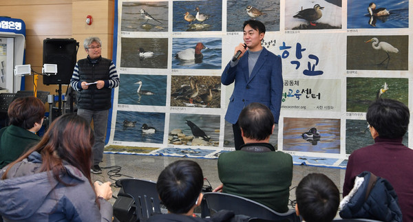 ▲ 고니축제에서 인사말하는 김상호 하남시장.
