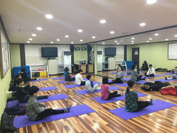 ▲ 초등학생 방학특강 바른자세교실.
