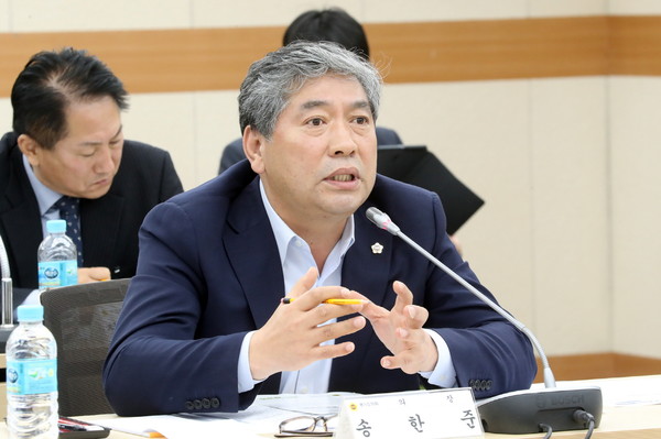 ▲ 도의회-시군정책간담회 성공적 수행한 송한준 의장.