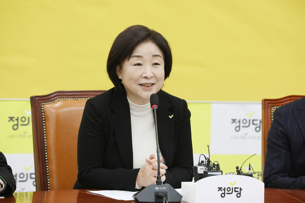 ▲ 새해 인사하는 심상정 대표.