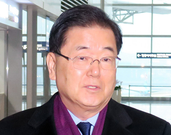 ▲ 기자들의 질문에 답하는 정의용 국가안보실장. /뉴시스