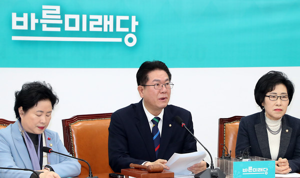 ▲ 발언하는 이동섭 바른미래당 원내대표권한대행.