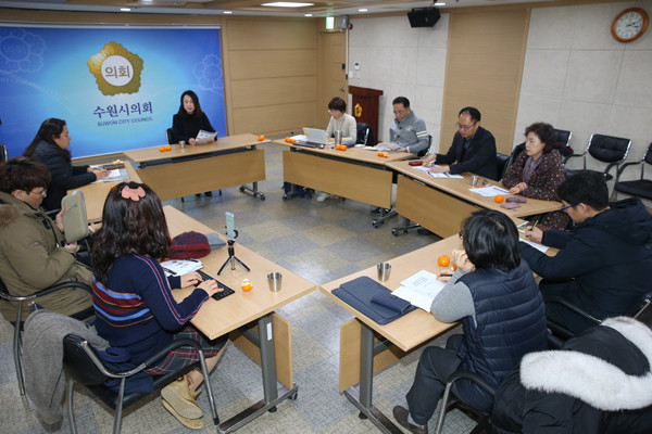 ▲ 수원시의회, 이병숙 의원 마을만들기 공모사업 발전방향 모색.