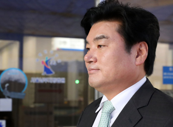 ▲ '뇌물 혐의' 결심 공판 마친 원유철 의원.