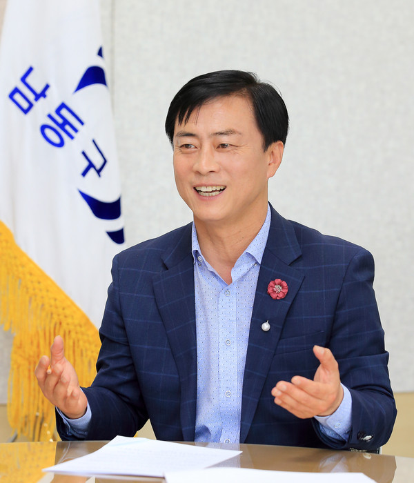 ▲ 보육 지원 확대 밝히는 이강호 남동구청장.