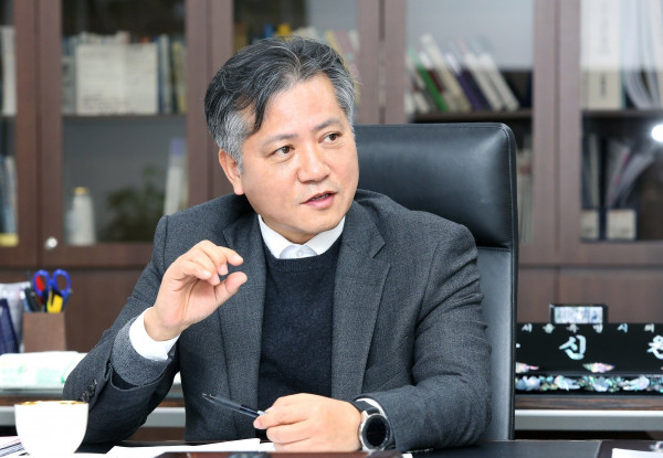 ▲ 서울시의회 신원철 의장.