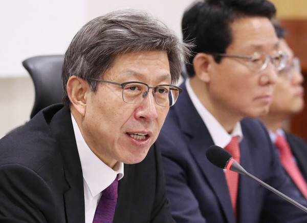 ▲ 발언하는 박형준 위원장.