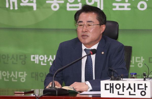 ▲ 입장 밝히는 최경환 대안신당 대표.