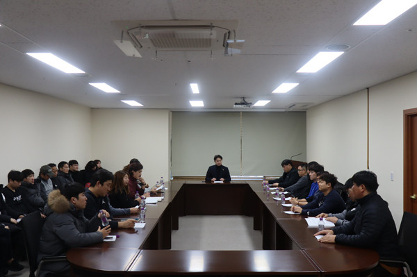 ▲ 경기도의회, 황대호 의원 경기체육중‧고교 운동부 지도자와 간담회.