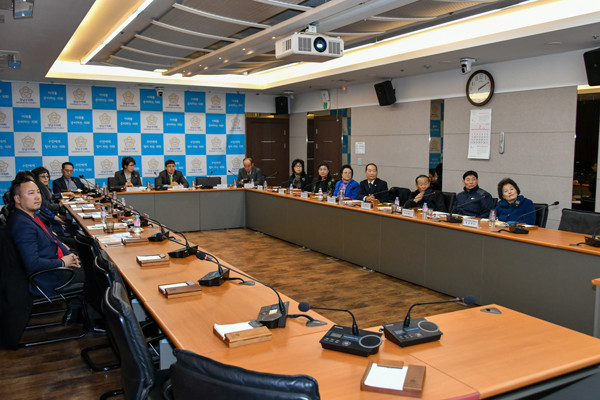 ▲ 구 단체장 연합회와 간담회.
