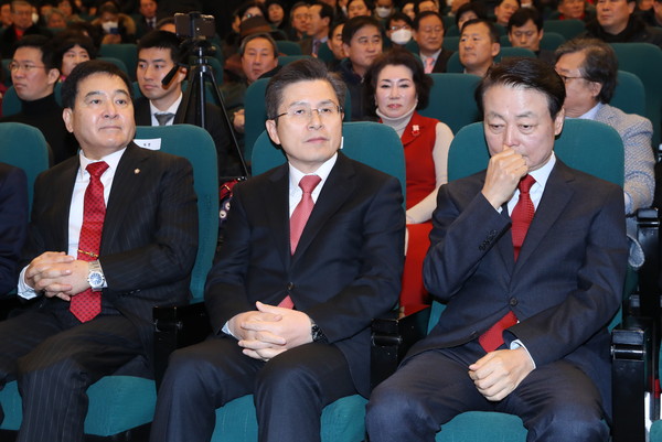 ▲ ‘미래한국당 중앙당 창당대회‘에 참석한 황교안 자유한국당 대표와 심재철 원내대표, 한선교 미래한국당 대표.