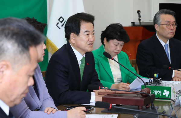 ▲ 최고위원회의에서 발언하는 정동영 대표.