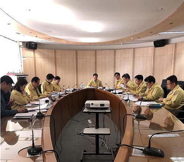 ▲ 인천관광공사 위기대책본부에서 신종 코로나 대응방안을 논의하고 있다.