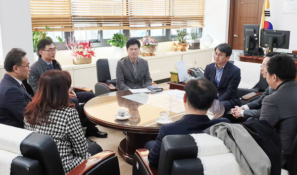 ▲ 면담 진행하는 이재현 서구청장.