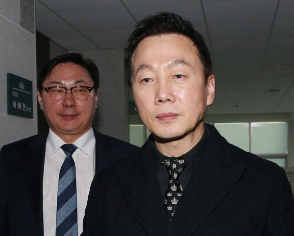 ▲ 이해찬 대표 면담후 나서는 정봉주 전 의원.