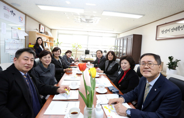▲ 안양시의회, 보사환경委 인재육성재단 현장방문.