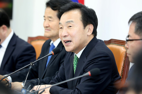 ▲ 정책간담회에서 발언하는 손학규 대표.