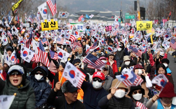 ▲ 거리로 나선 보수성향 시민들.