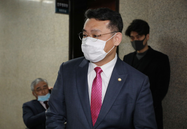 ▲ 미래통합당 공관위 면접 참석하는 임재훈 의원.