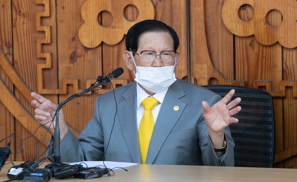 ▲ 입장 발표하는 이만희 총회장.