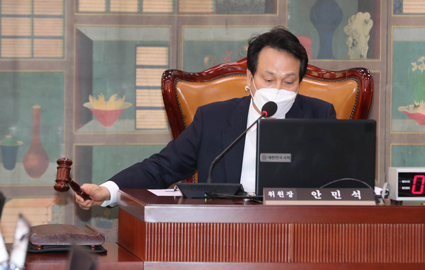 ▲ 개회 선언하는 안민석 문체위 위원장.
