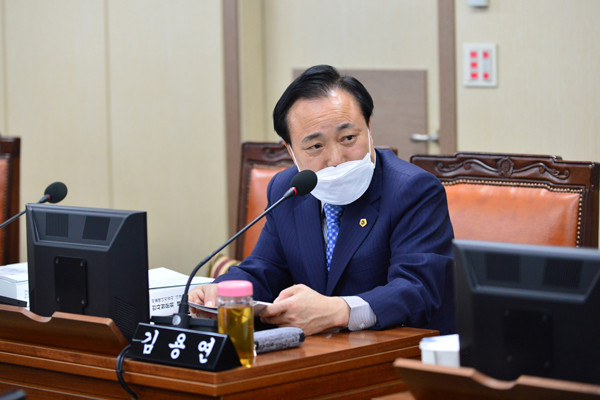 ▲ 서울에너지공사 사장 후보자 인사청문특별위원회 참석한 김용연 의원.