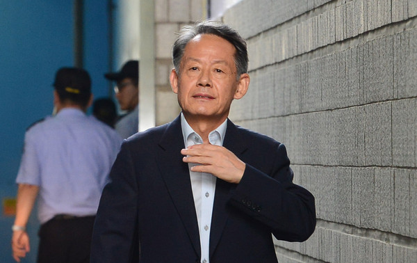 ▲ 석방되는 최윤희 전 합참의장.