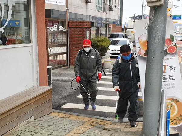 ▲ 함께해요, 능서면 구석구석 방역단.