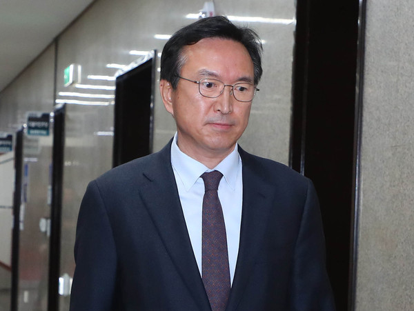 ▲ 굳은 표정의 이근형 더불어민주당 공천전략기획위원장.