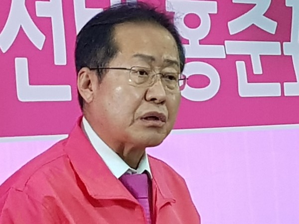 ▲ 생각에 잠긴 홍준표 전 자유한국당 대표.