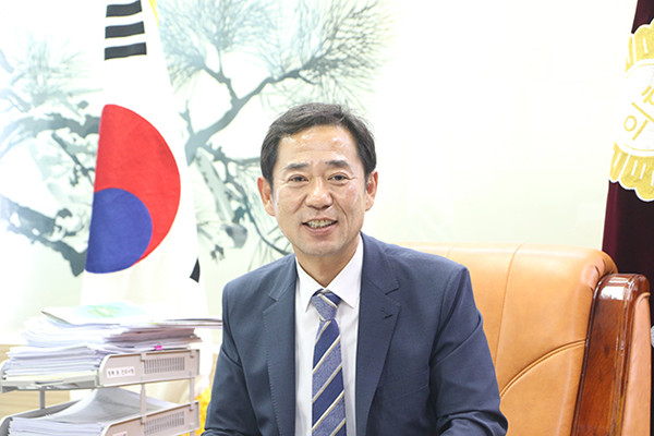 ▲ 여주시의회 유필선 의장.
