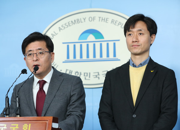 ▲ 정의당 총선공약 발표하는 박원석 정의당 정책위의장.