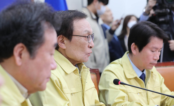 ▲ 연석회의에서 발언하는 이해찬 대표.
