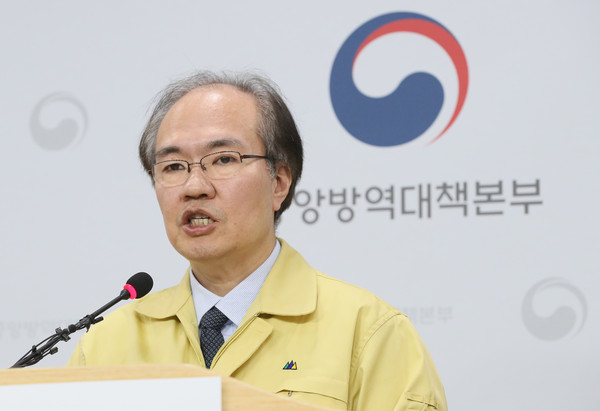 ▲ 브리핑하는 권준욱 중앙방역대책본부 부본부장.